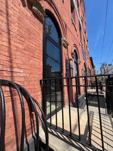 More Photos Of 190 Christopher Columbus Dr, Jersey City Office Residential For Lease