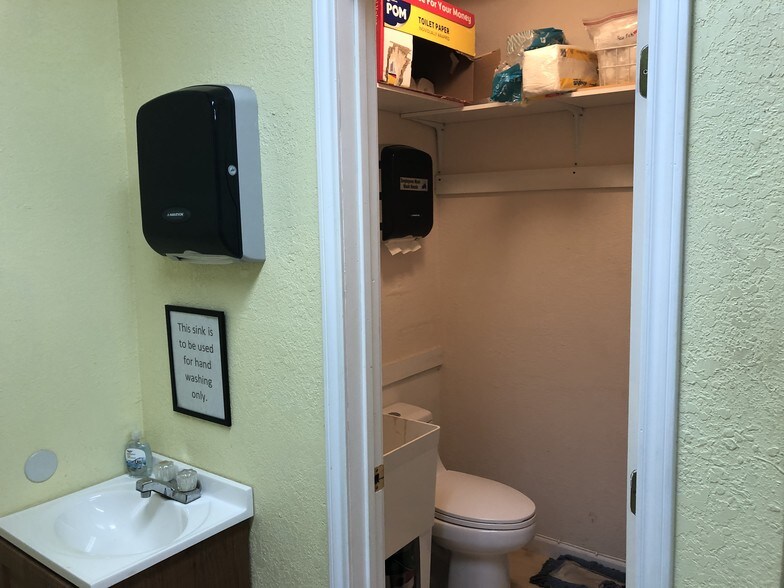 More Photos Of 2522 Holly Hill Dr, San Antonio Medical For Lease