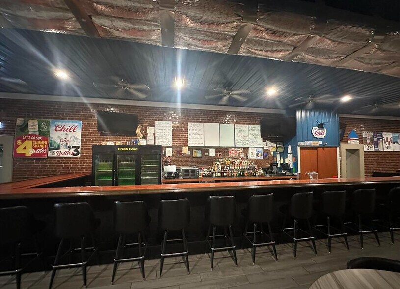 More Photos Of 504 Main St, Varna Restaurant For Sale
