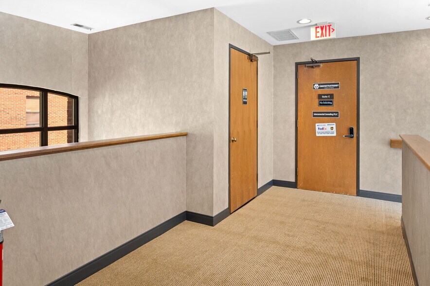 More Photos Of 107 Fountain Brook Cir, Cary Office For Sale