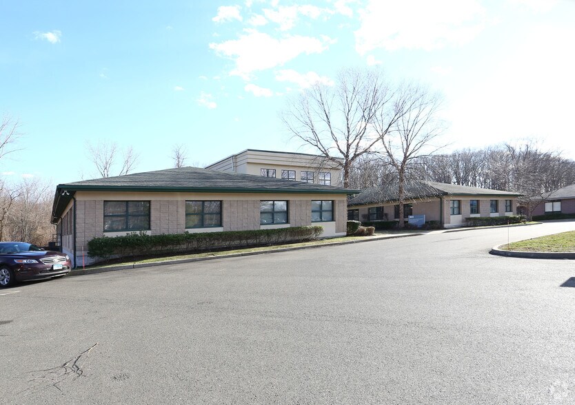 More Photos Of 20 Commerce Park Dr, Milford Unknown For Lease