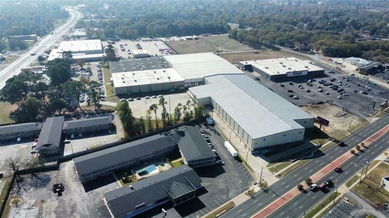 More Photos Of 3220 W Gentry Pky, Tyler Warehouse For Sale