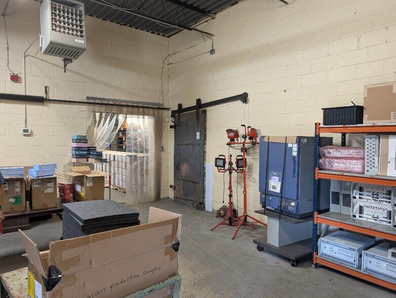 More Photos Of 341 Fairfield Rd, Freehold Warehouse For Lease