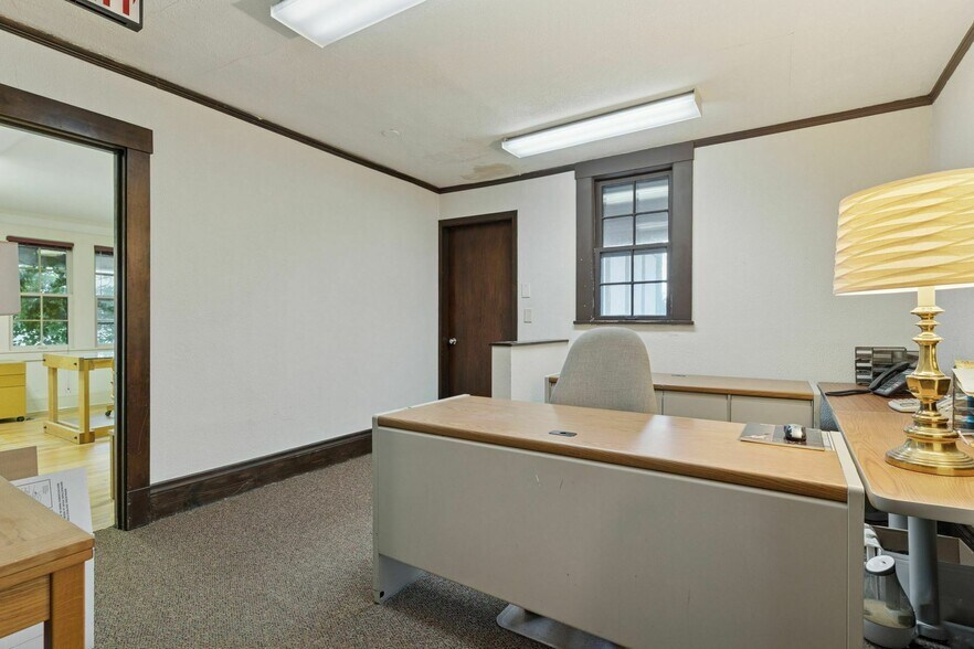More Photos Of 2318 S 1st Ave, Minneapolis Office For Sale
