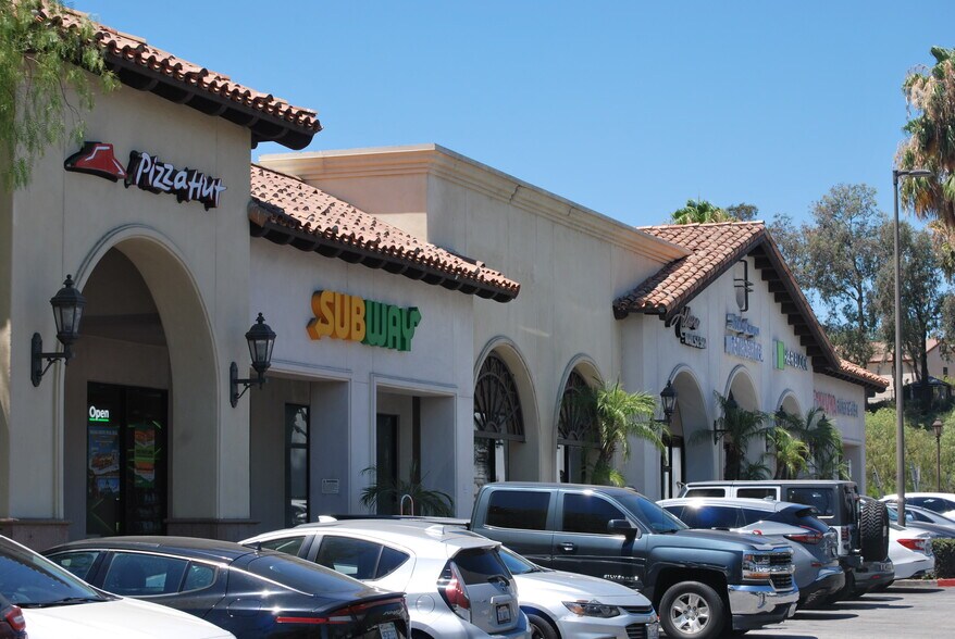 More Photos Of 29607 The Old Rd, Castaic Unknown For Lease