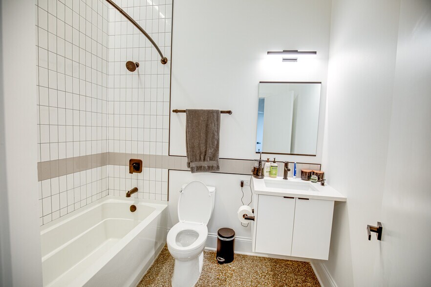 More Photos Of 2823-2827 N Central Park Ave, Chicago Apartments For Sale