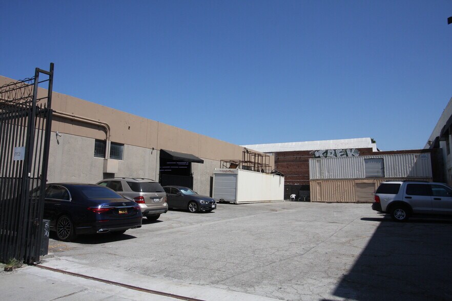 More Photos Of 1753 E 21st St, Los Angeles Warehouse For Lease
