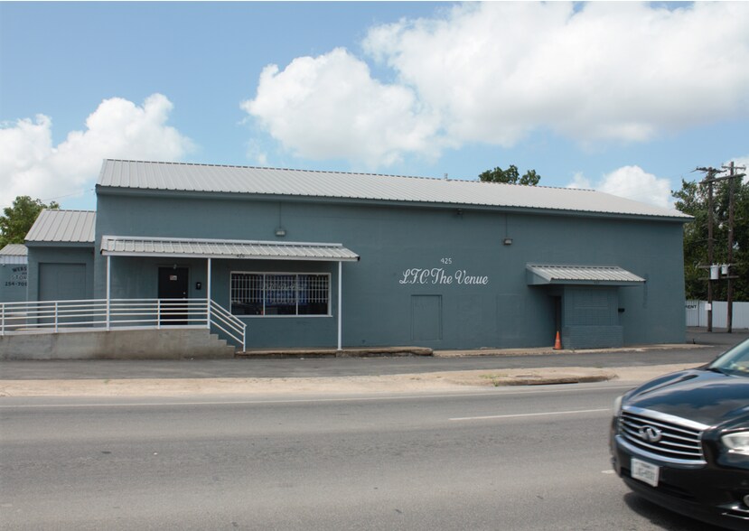 More Photos Of 1811 Webster Ave, Waco Specialty For Sale