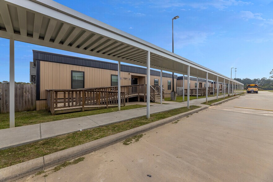 More Photos Of 7720 Park North Dr, Beaumont Schools For Sale