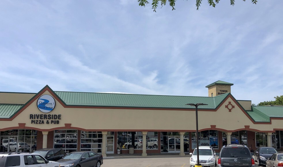 More Photos Of 160 W Wilson St, Batavia Unknown For Lease