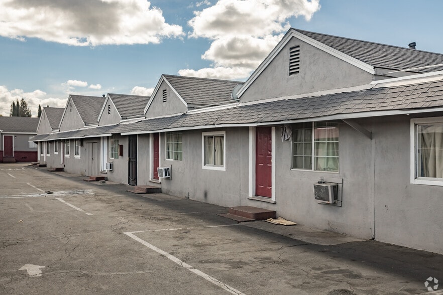 More Photos Of 1501 W Capitol Ave, West Sacramento Hotel For Sale