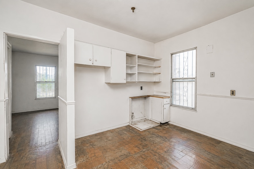More Photos Of 154 26th St, Brooklyn Warehouse For Sale
