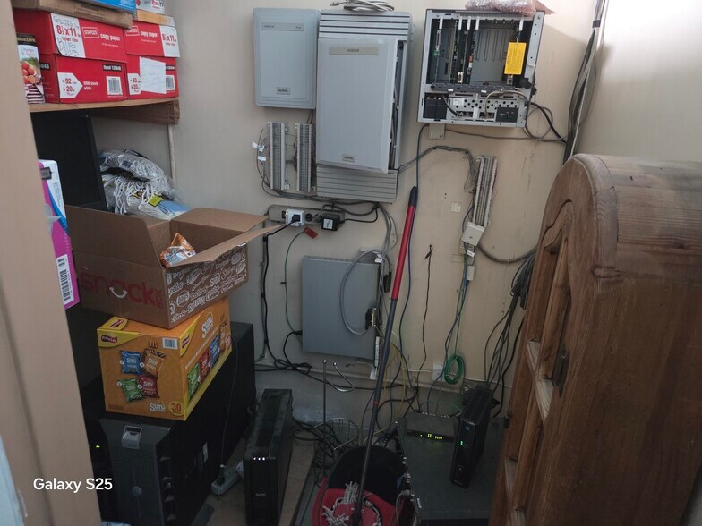 More Photos Of 4520 S Western Ave, Los Angeles General Retail For Sale