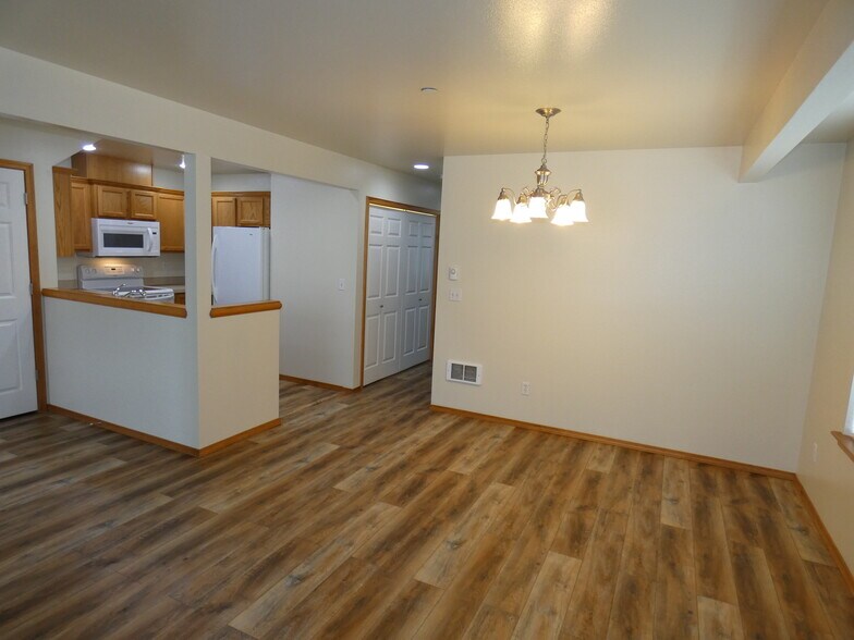 More Photos Of 808 S Chase St, Port Angeles Apartments For Sale