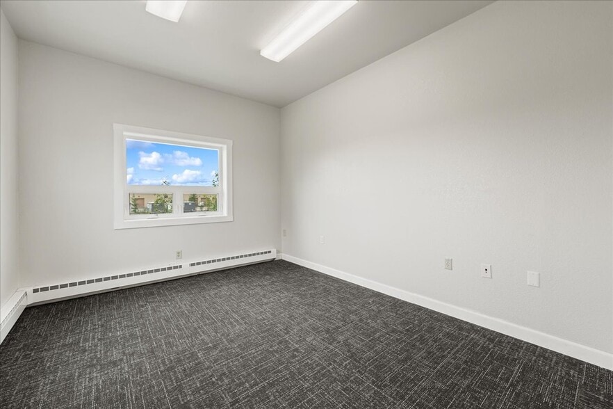 More Photos Of 3408 International St, Fairbanks Warehouse For Lease