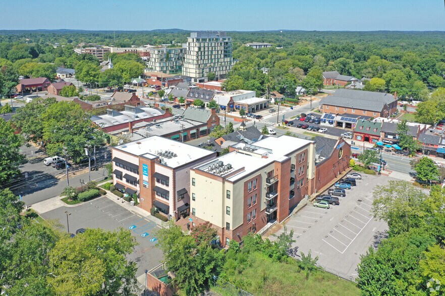 More Photos Of 431 W Franklin St, Chapel Hill Apartments For Lease