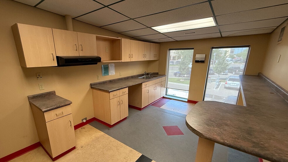 More Photos Of 2245 Mcgillivray Blvd, Winnipeg Warehouse For Lease