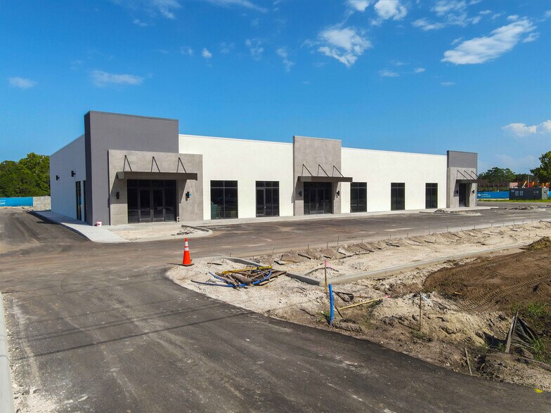 More Photos Of Main St, Jacksonville Unknown For Lease