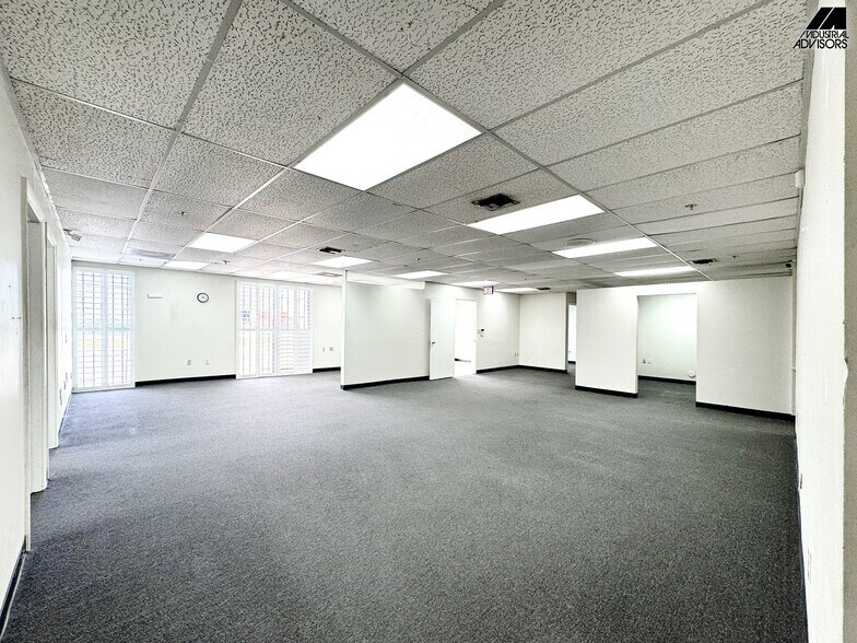 More Photos Of 16350 NW 48th Ave, Miami Warehouse For Lease
