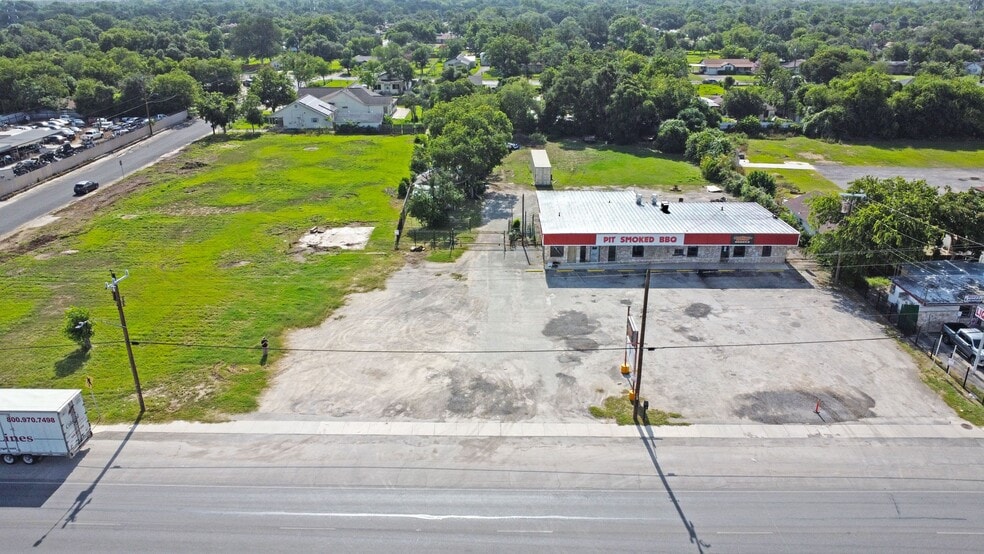 More Photos Of S 2162 S WW White Rd, San Antonio Restaurant For Sale