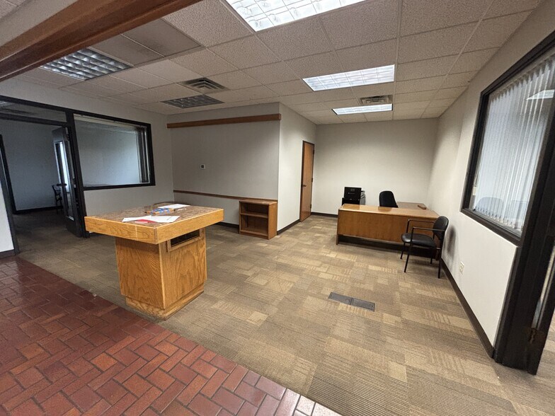 More Photos Of 115 US-64 W, Alma Loft Creative Space For Lease