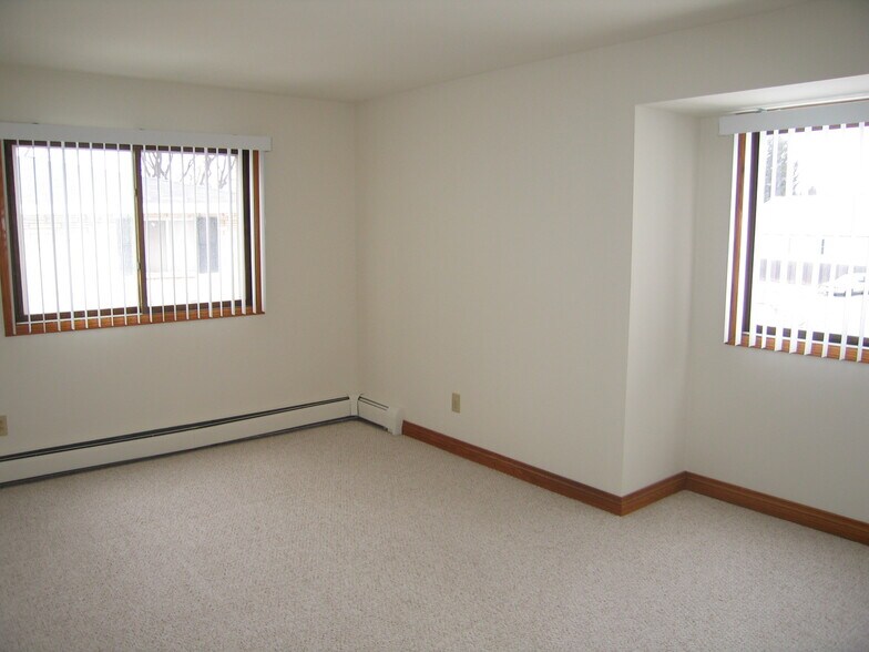 More Photos Of 7418 Century Ave, Middleton Apartments For Sale