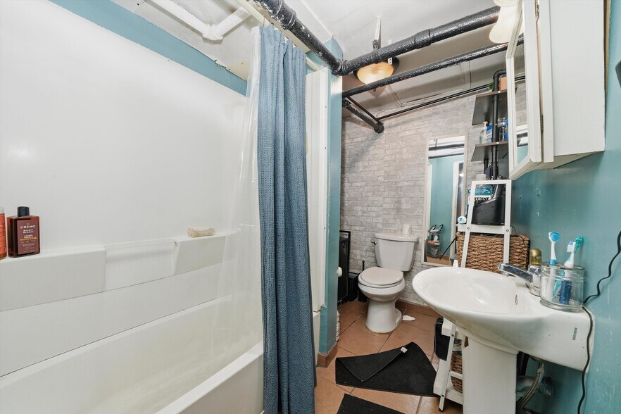 More Photos Of 3136 W Logan Blvd, Chicago Multifamily For Sale