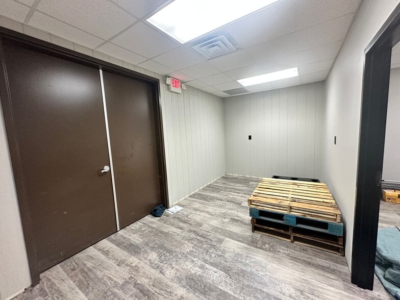 More Photos Of 4485 N Industrial Dr, Cumming Warehouse For Lease