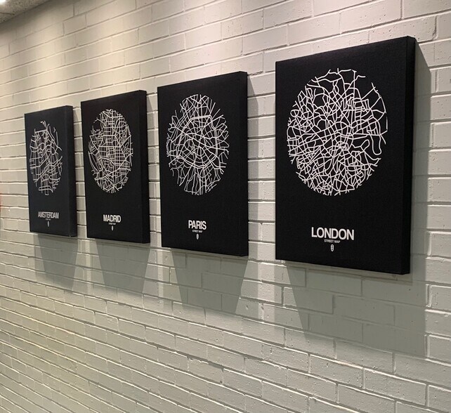 More Photos Of 555 S Perryville Rd, Rockford Office For Lease