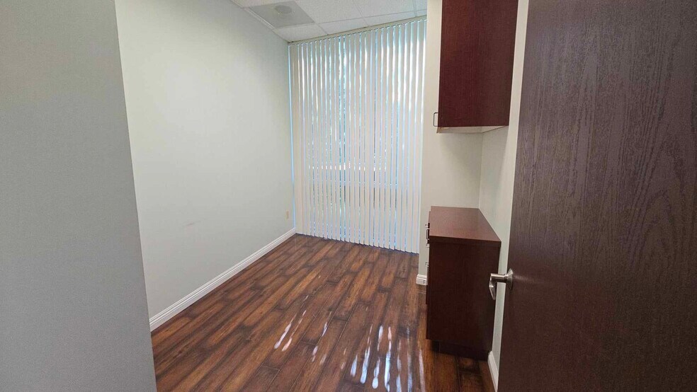 More Photos Of 15775 Laguna Canyon Rd, Irvine Medical For Lease
