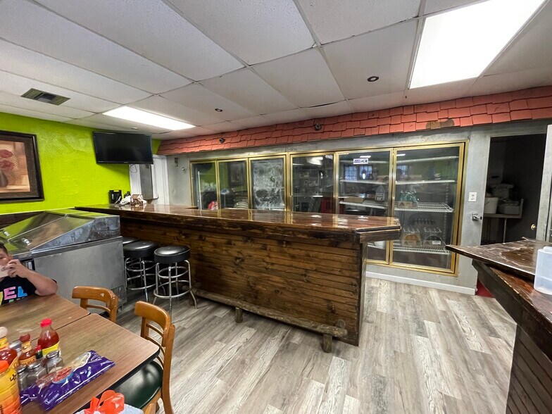 More Photos Of 13490 Orange Ave, Fort Pierce Bar For Lease