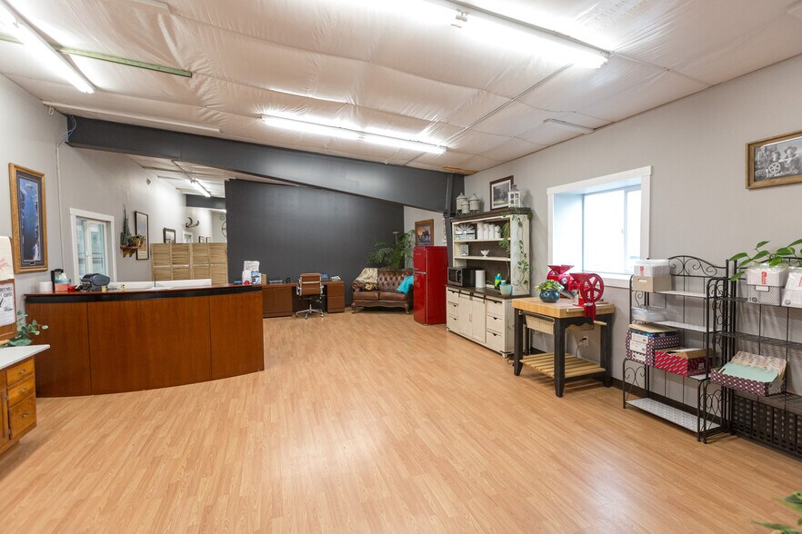 More Photos Of 497 Stevensville Airport Rd, Stevensville Warehouse For Sale