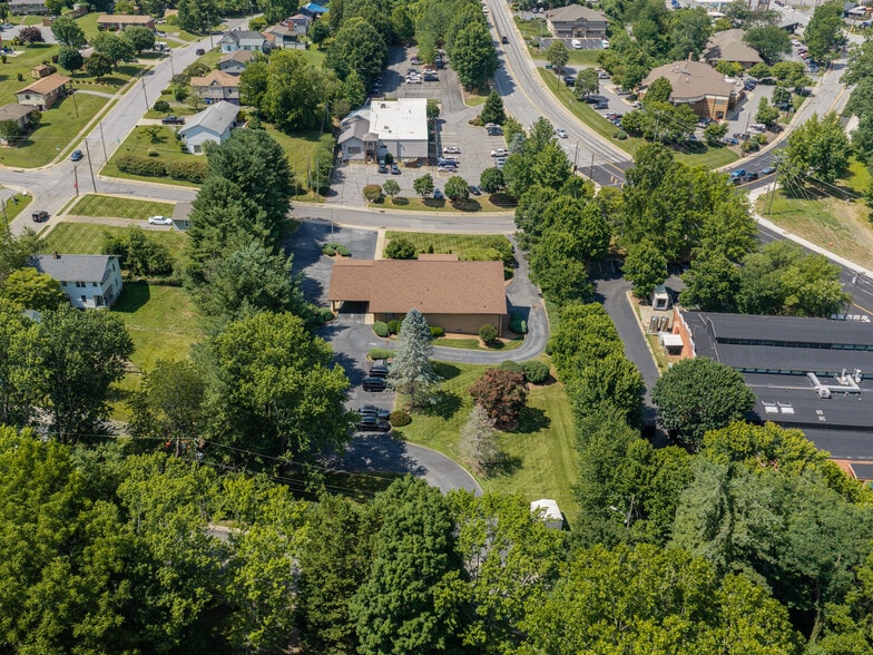 More Photos Of 60 Phifer St, Asheville Medical For Sale