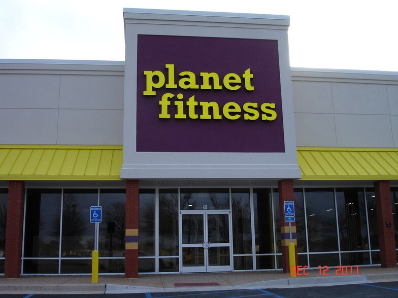 More Photos Of 3973 Holland Rd, Virginia Beach Freestanding For Lease