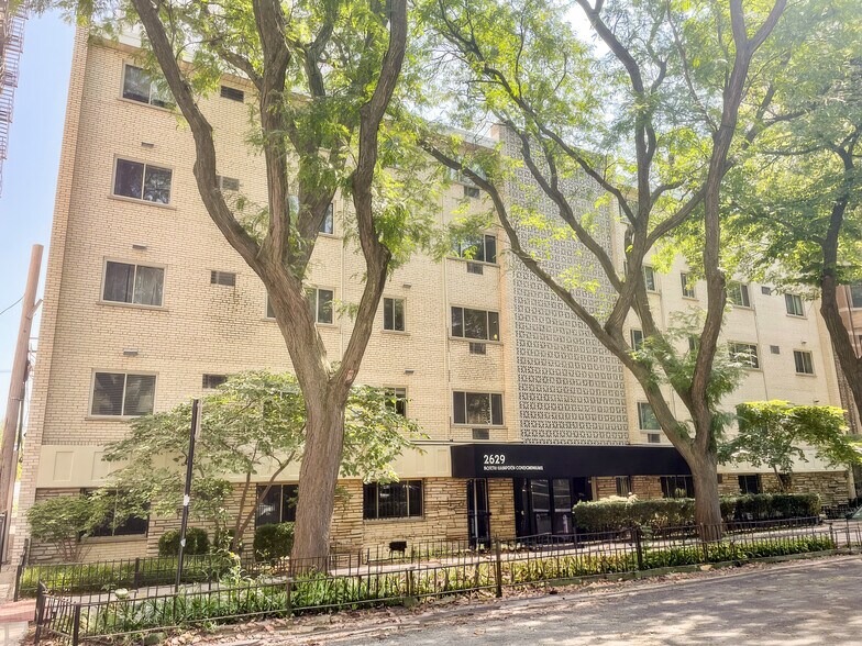 More Photos Of 2629 N Hampden Ct, Chicago Apartments For Sale