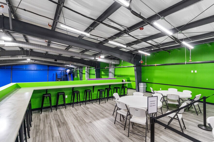 More Photos Of 585 Willow ln, McDonough Sports And Entertainment For Sale