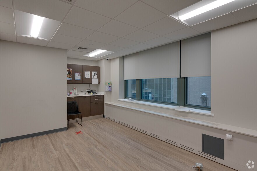 More Photos Of 105 W Madison St, Chicago Office Residential For Lease