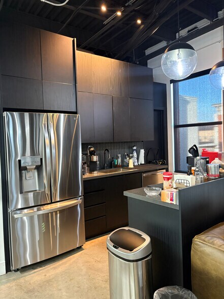 More Photos Of 301 E Virginia St, McKinney Storefront Retail Office For Lease