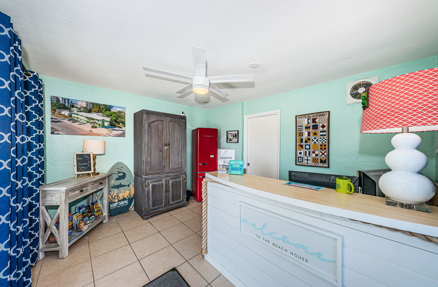 More Photos Of 12100 Gulf Blvd, Treasure Island Hotel For Sale