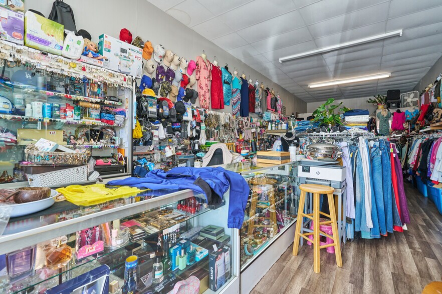 More Photos Of 2157-2163 W Venice Blvd, Los Angeles General Retail For Sale