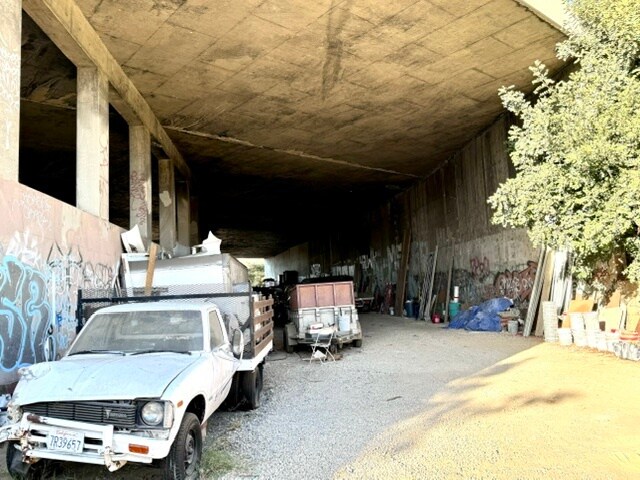 More Photos Of 3001 Delay Dr, Los Angeles Land For Lease