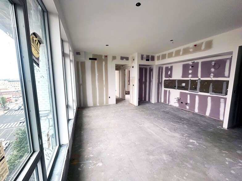 More Photos Of 4620 Wisconsin Ave NW, Washington Apartments For Sale