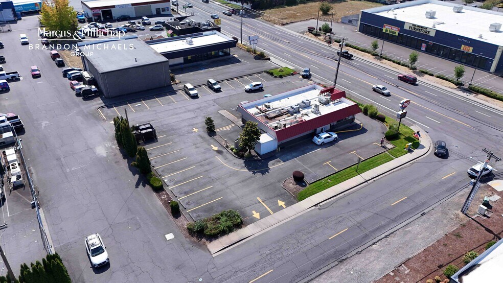 More Photos Of 398 Lancaster Dr NE, Salem Fast Food For Sale