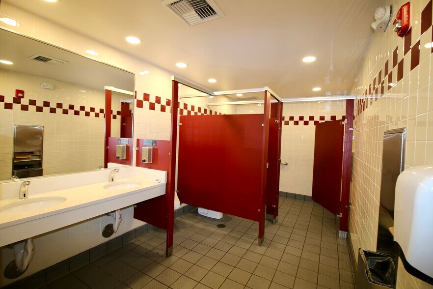 More Photos Of 12634 Indore Pl, Littleton Restaurant For Sale