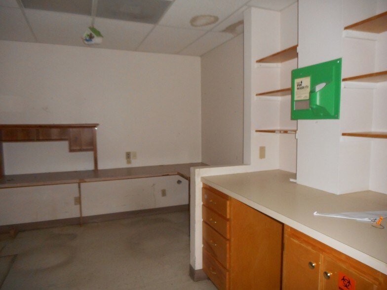 More Photos Of 864 Central Blvd, Brownsville Medical For Sale