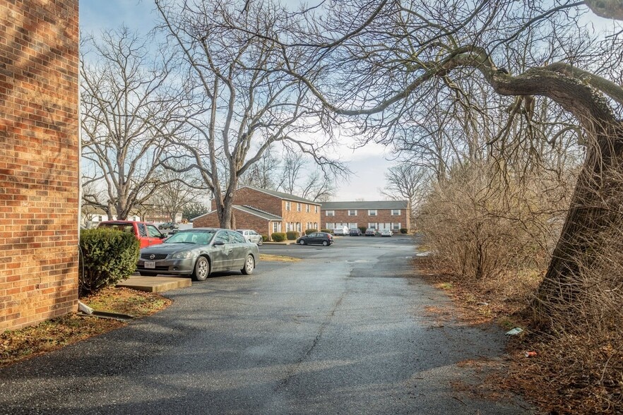 More Photos Of 990 Chicago Ave, Harrisonburg Apartments For Sale