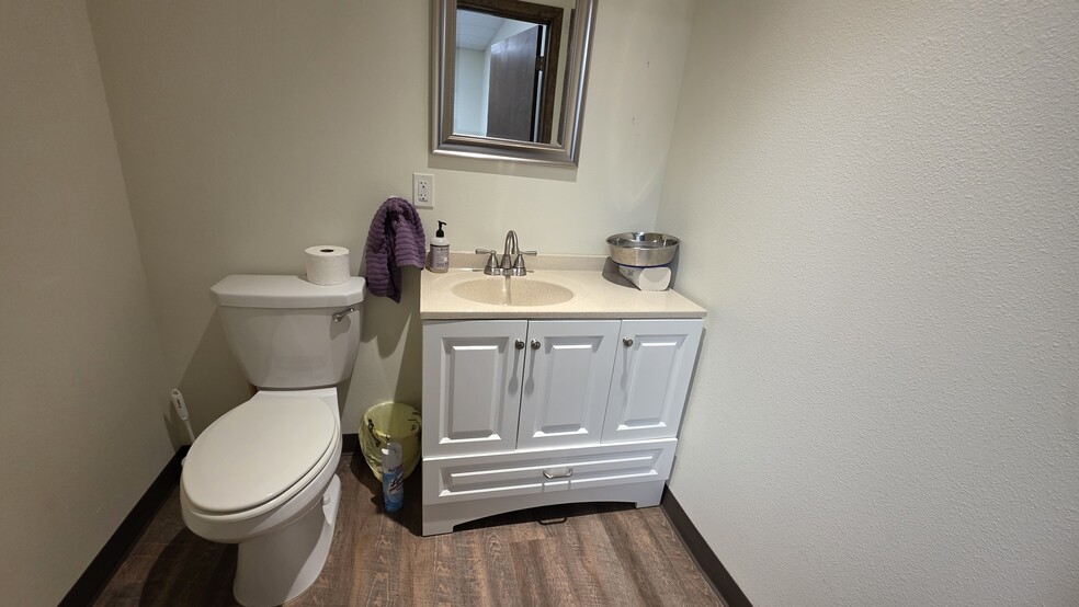 More Photos Of 8211 E County Road 62, Midland Warehouse For Sale