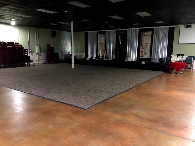 More Photos Of 1821 N Helm Ave, Fresno Warehouse For Lease