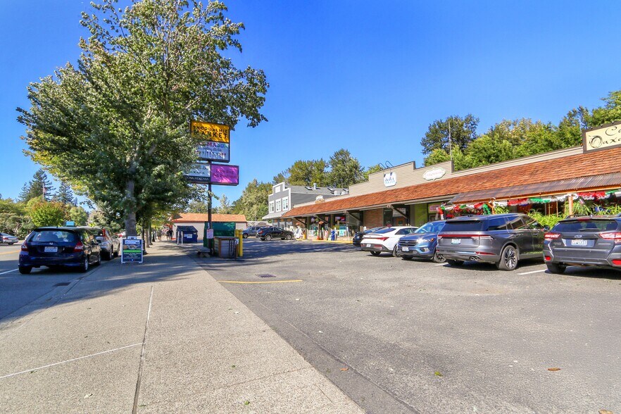 Primary Photo Of 8030 Railroad Ave SE, Snoqualmie Supermarket For Sale
