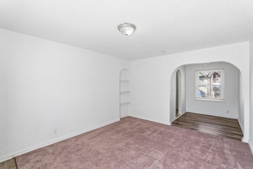 More Photos Of 632 S Hydraulic St, Wichita Multifamily For Sale